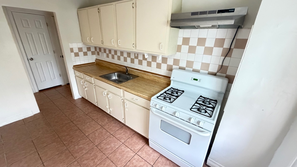 160-4 Sanford Avenue - Photo 4