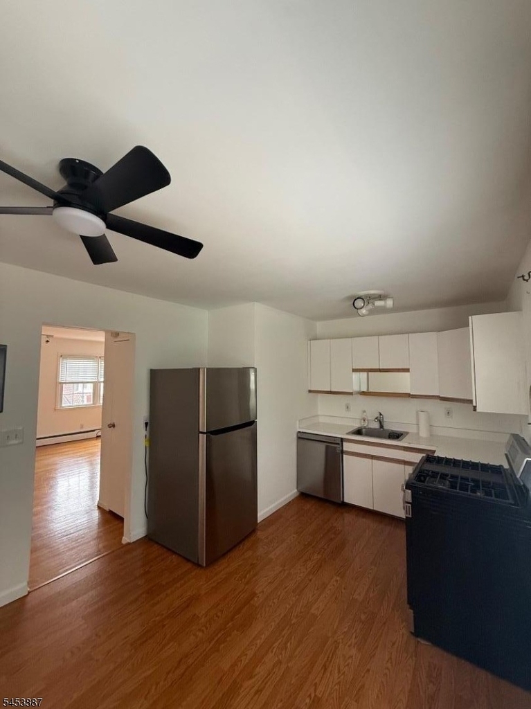 307 Pitney Pl - Photo 3