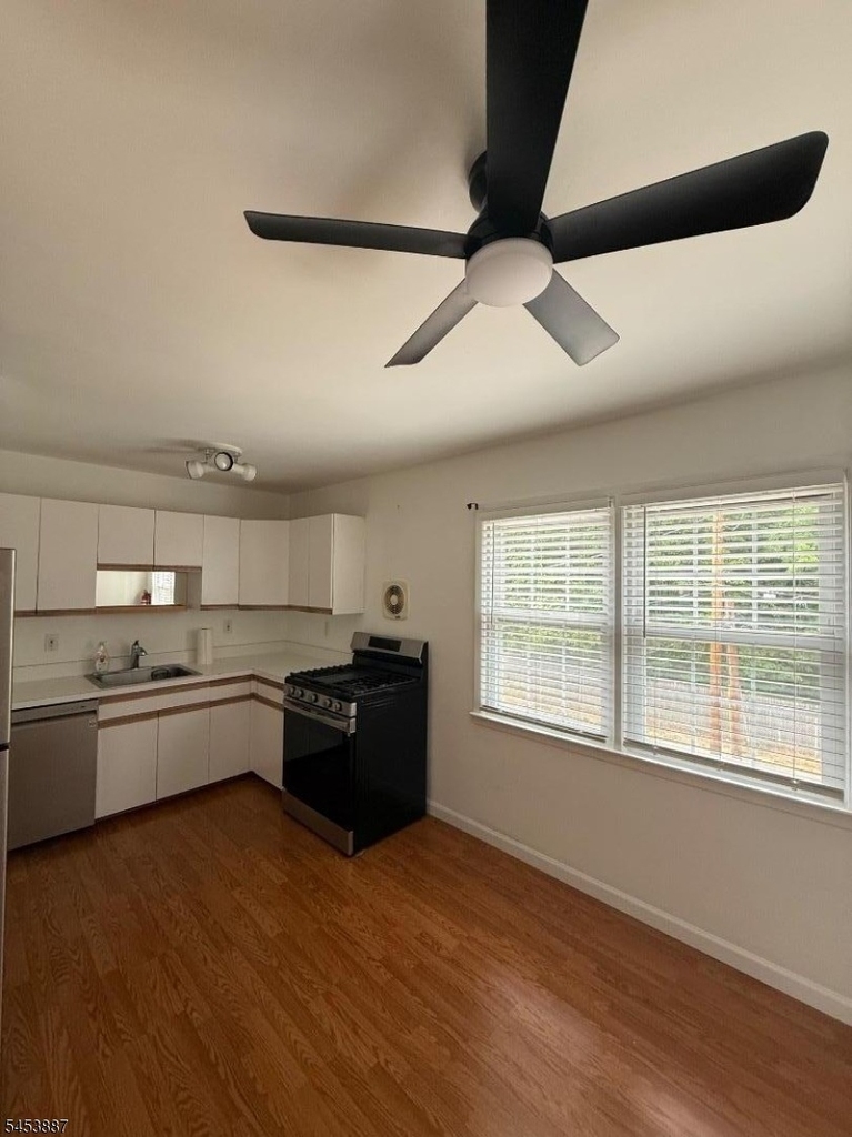 307 Pitney Pl - Photo 4