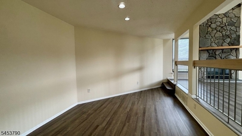 12 Spencer St - Photo 7
