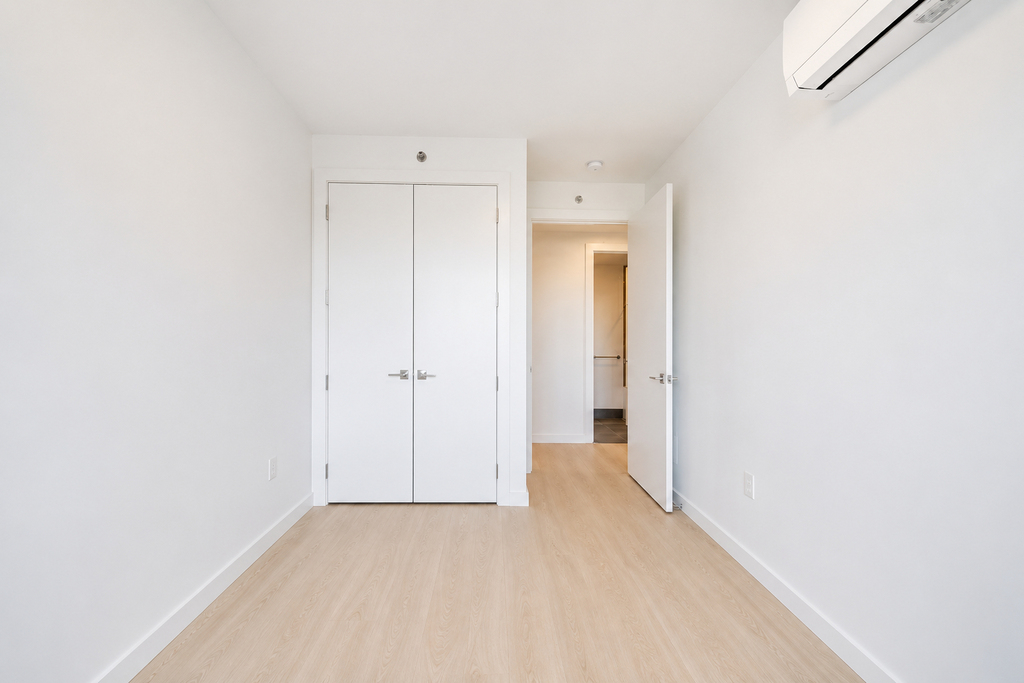 1499 Bedford Avenue - Photo 5
