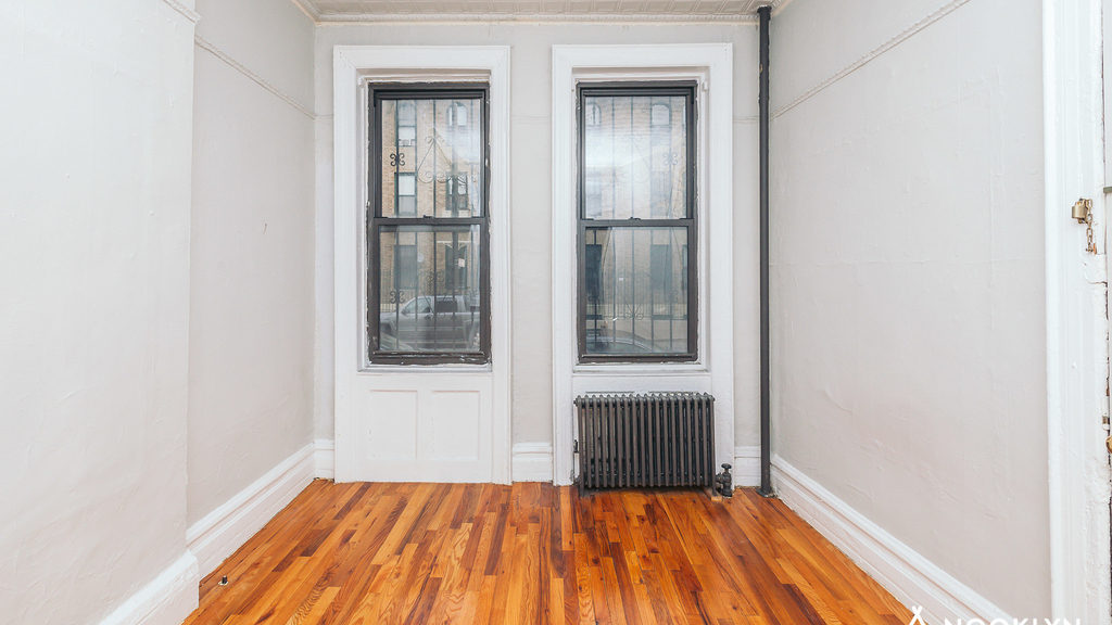 25 Kingsland Ave 11211 - Photo 5