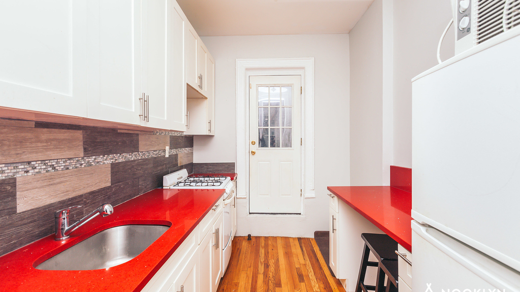 25 Kingsland Ave 11211 - Photo 0