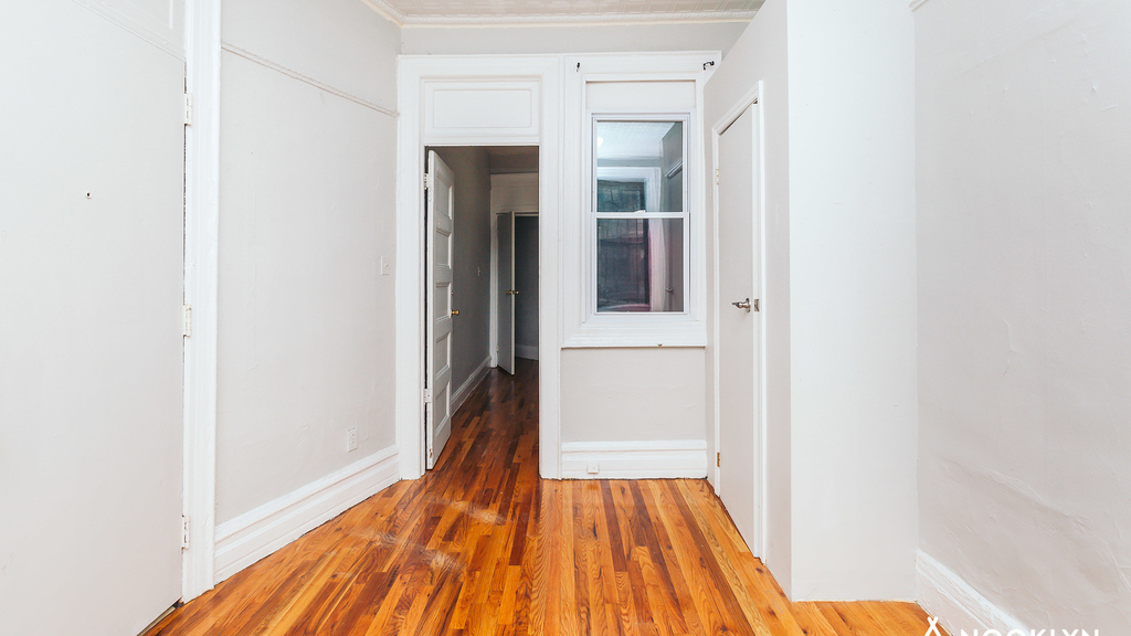 25 Kingsland Ave 11211 - Photo 3
