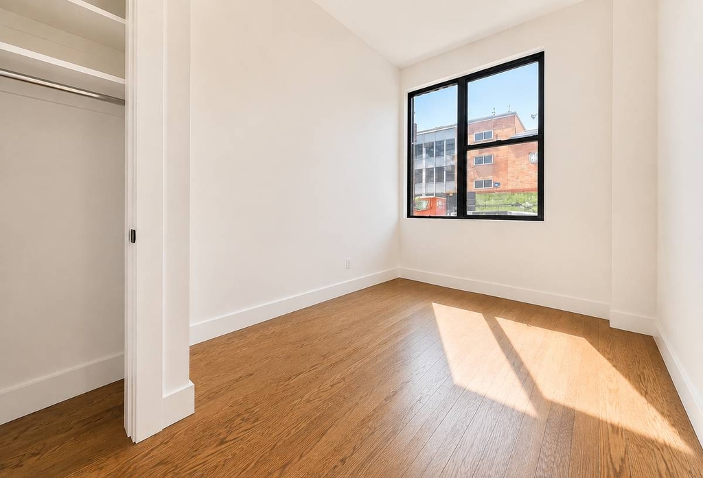 61 Malcolm X Blvd - Photo 0