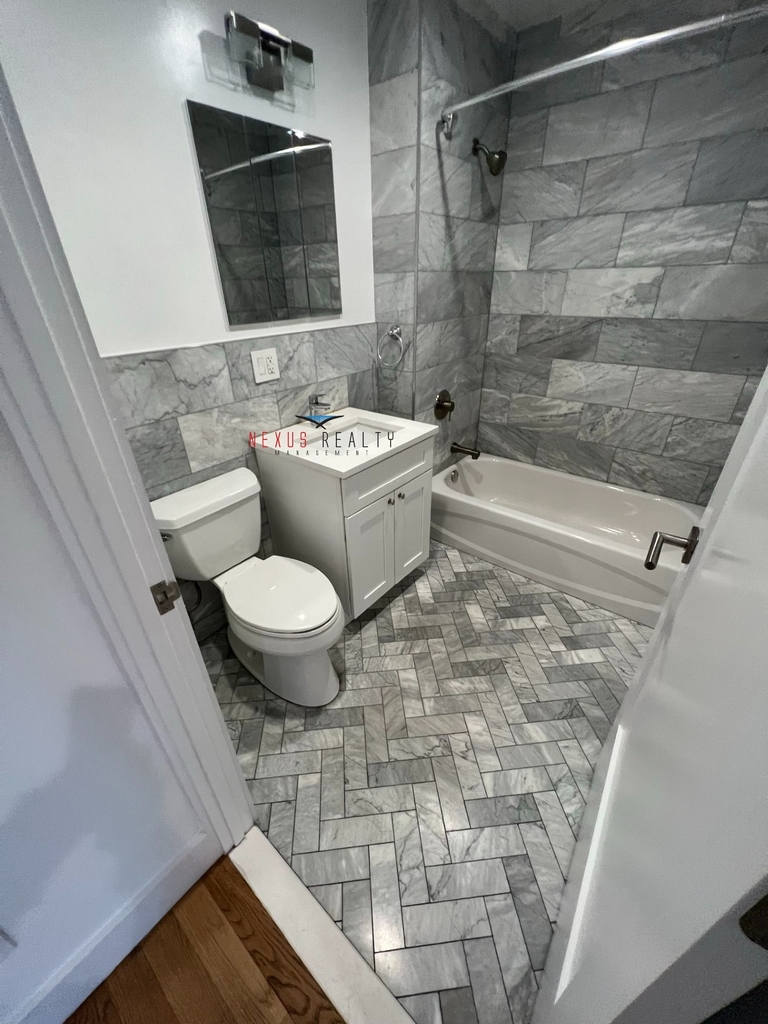 45-11 Broadway - Photo 9