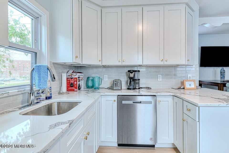 328 Newark Avenue - Photo 9