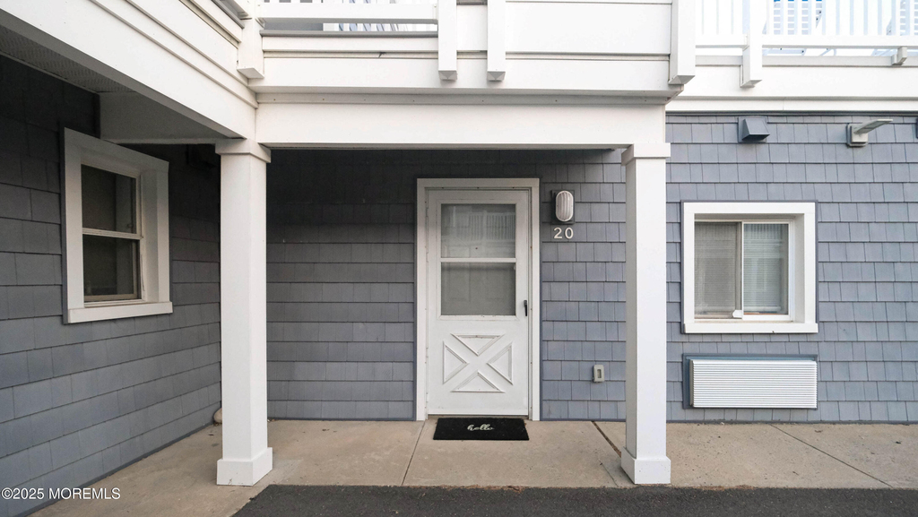 100 Ocean Avenue N - Photo 1
