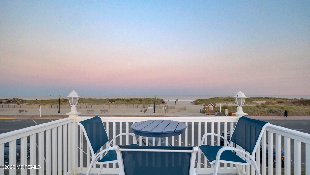100 Ocean Avenue N - Photo 0