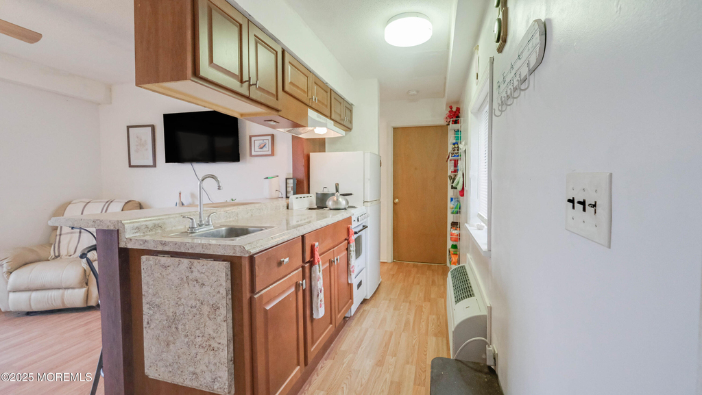 100 Ocean Avenue N - Photo 2