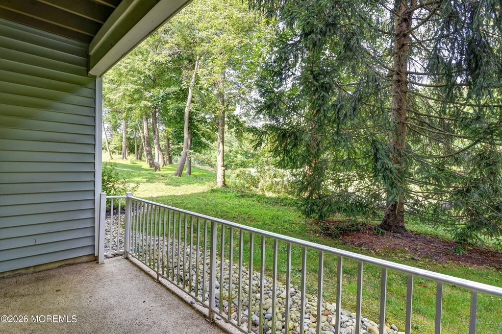 574 Saint Andrews Place - Photo 7