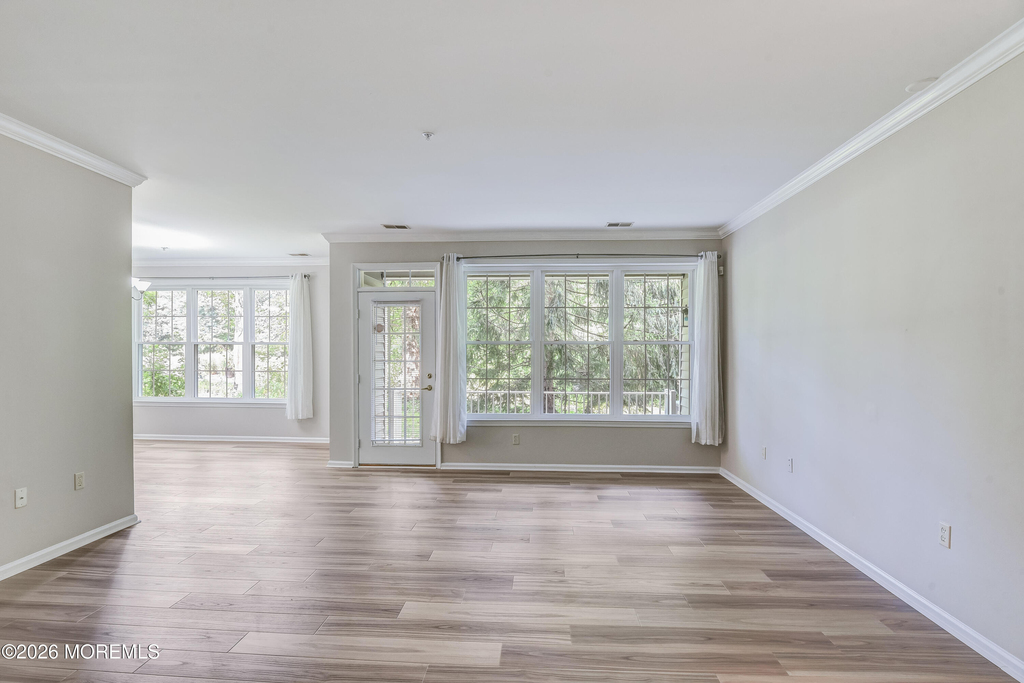 574 Saint Andrews Place - Photo 5