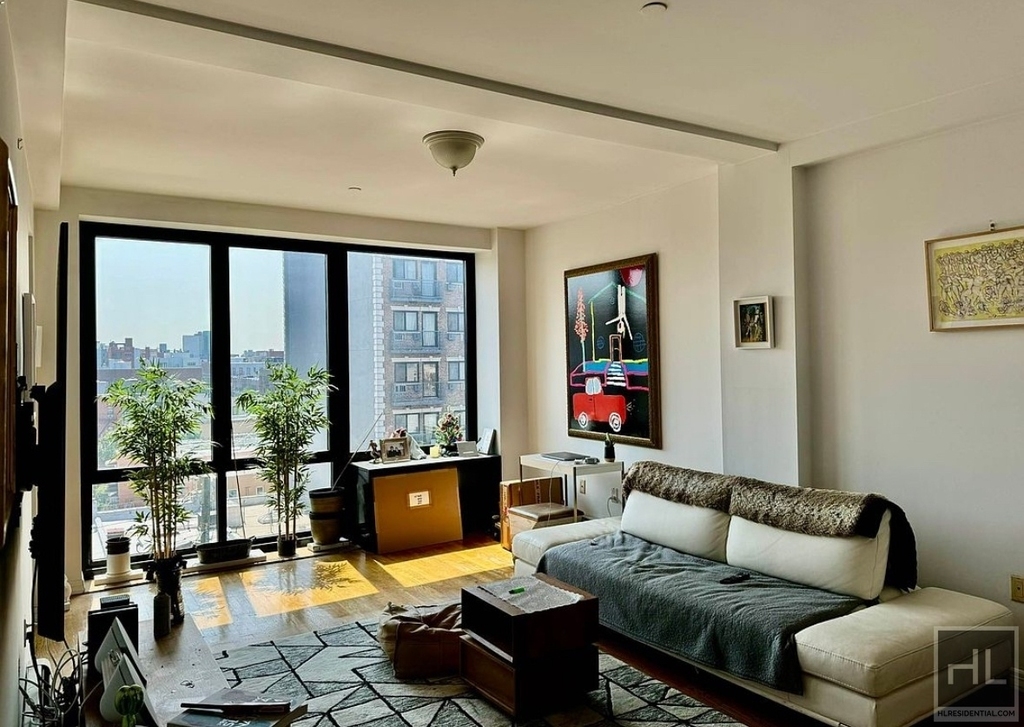 21 Street - Photo 2