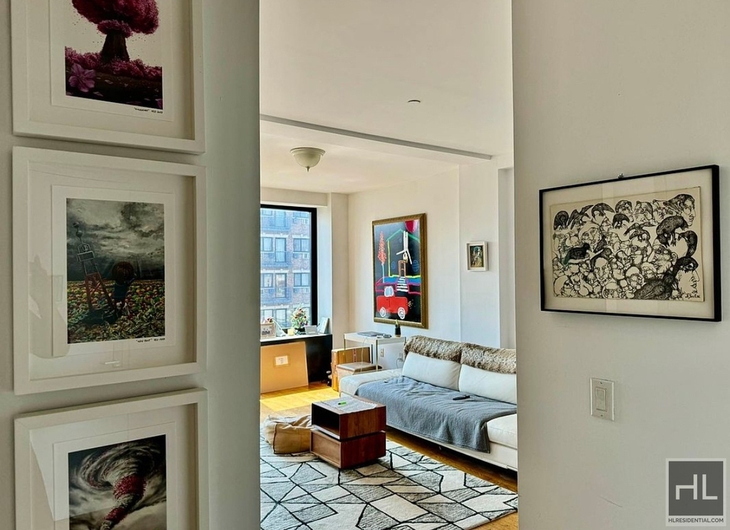 21 Street - Photo 4