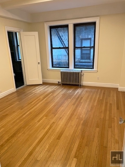 East 80th Street - Photo 2