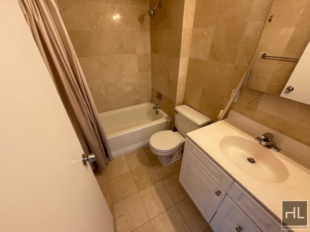 West 87th Street - Photo 2