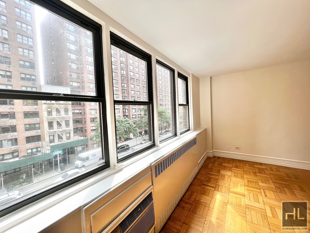 East 79th Street - Photo 2