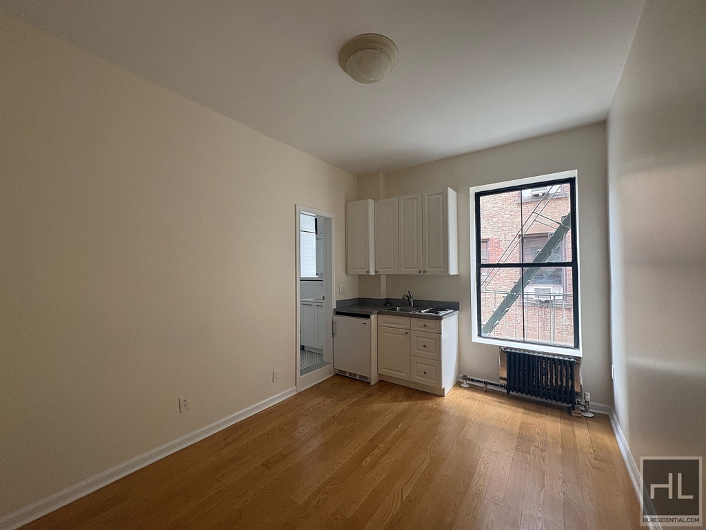 West 72 Street - Photo 1