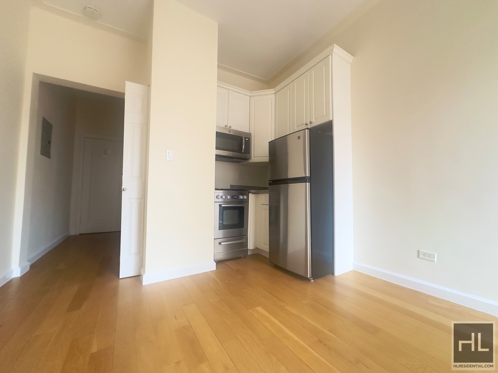 West 72 Street - Photo 2
