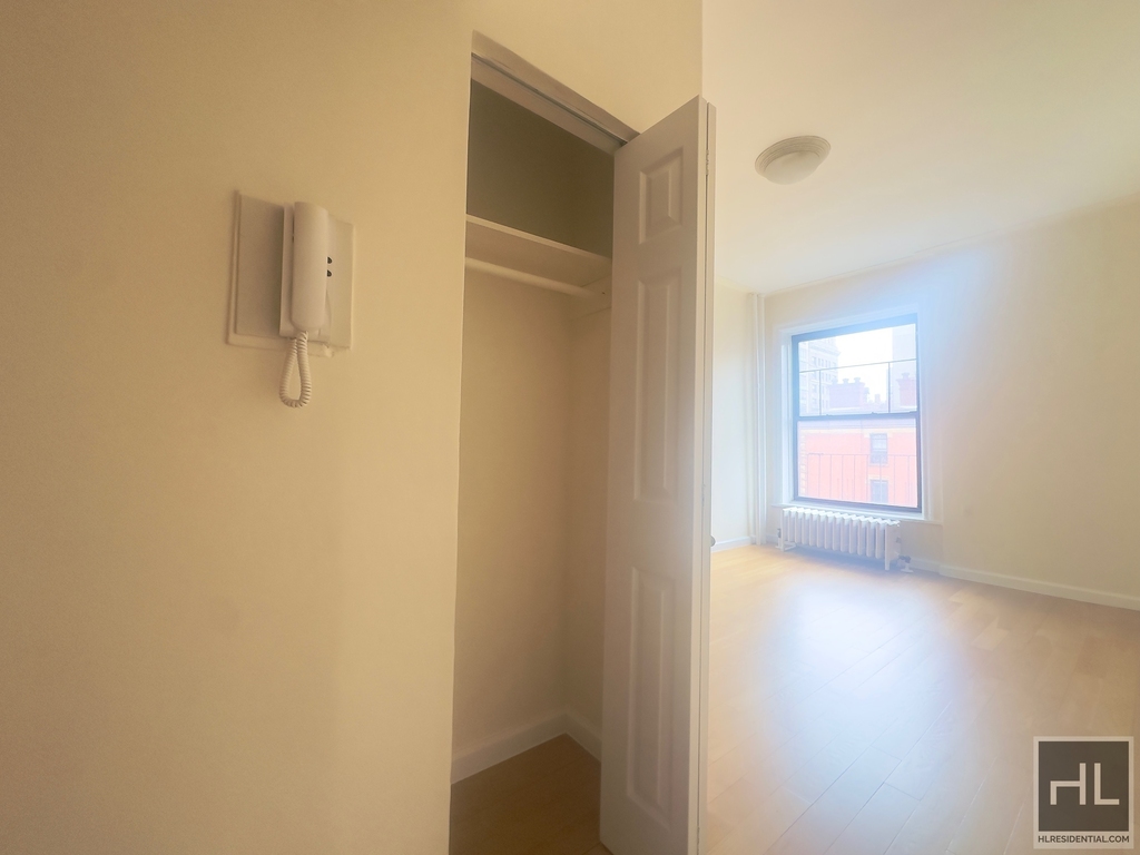 West 72 Street - Photo 1