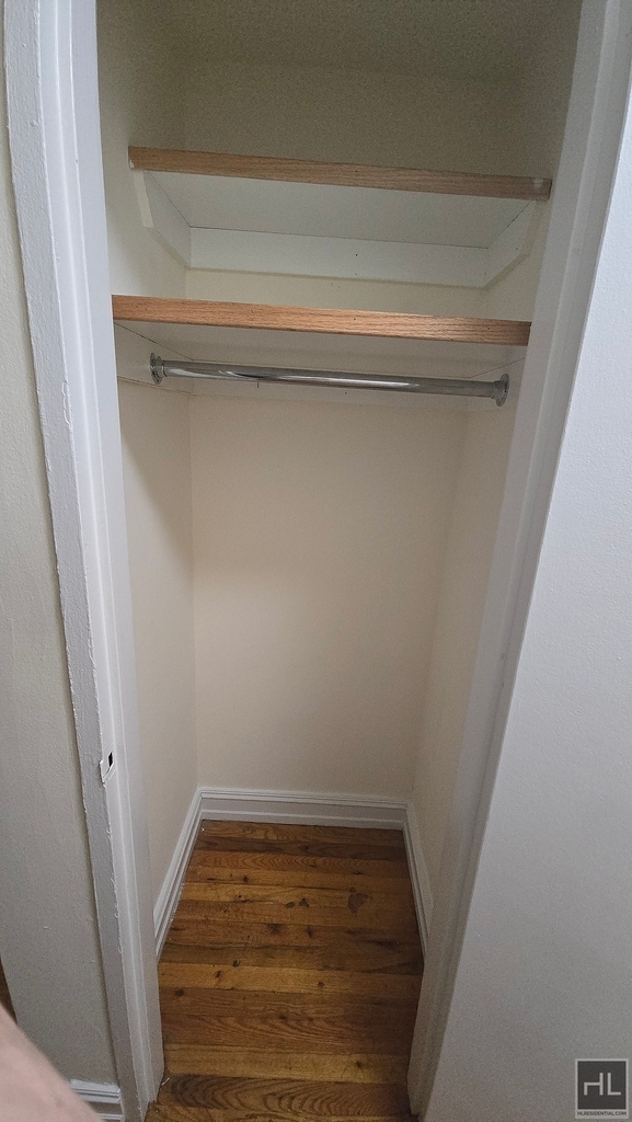 East 81 Street - Photo 4