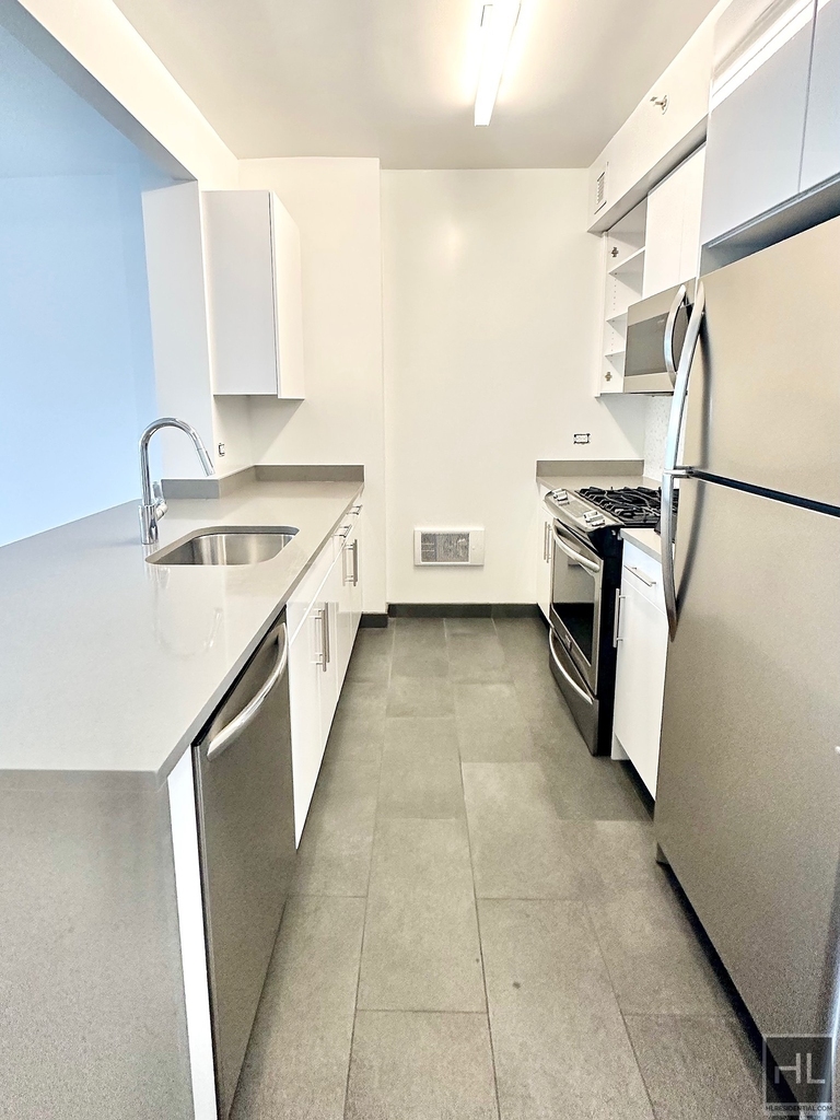 West 57th Street - Photo 3