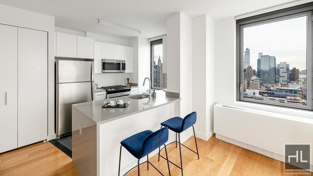 West 57th Street - Photo 3