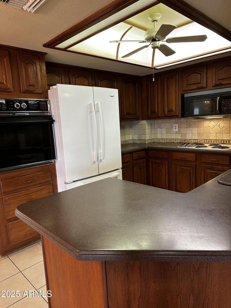 17404 N 99th Avenue - Photo 0