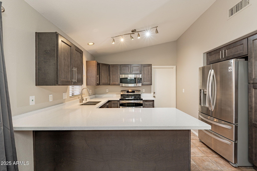 491 E Devon Drive - Photo 9