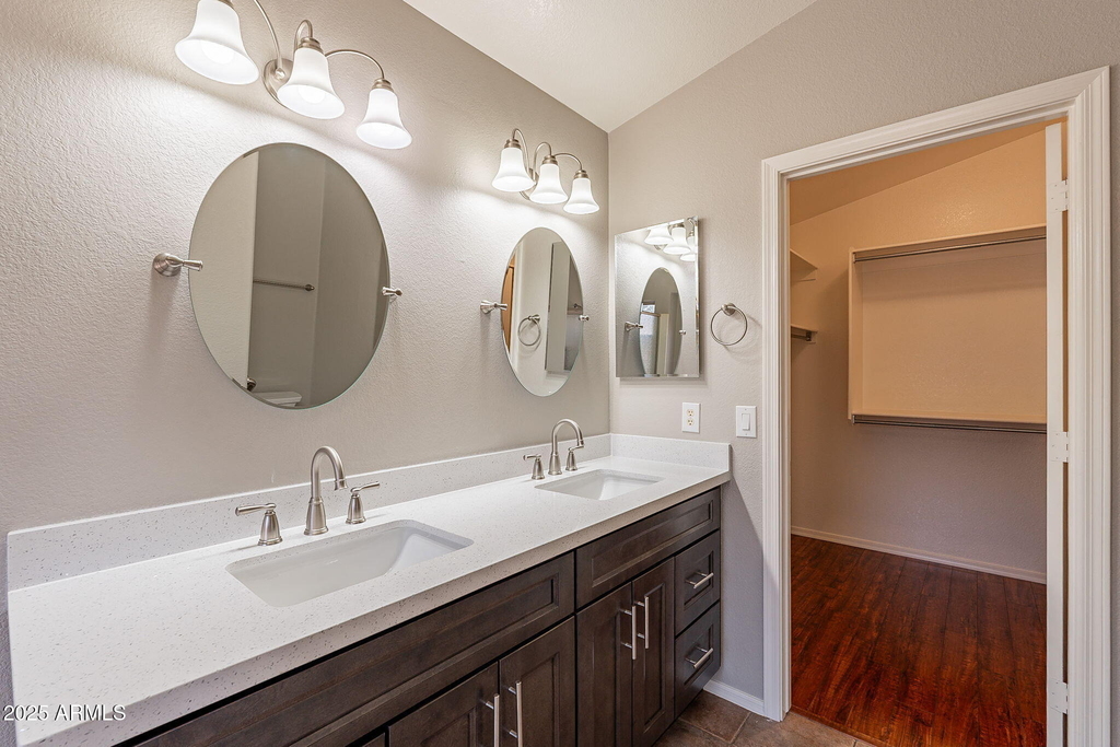 491 E Devon Drive - Photo 16