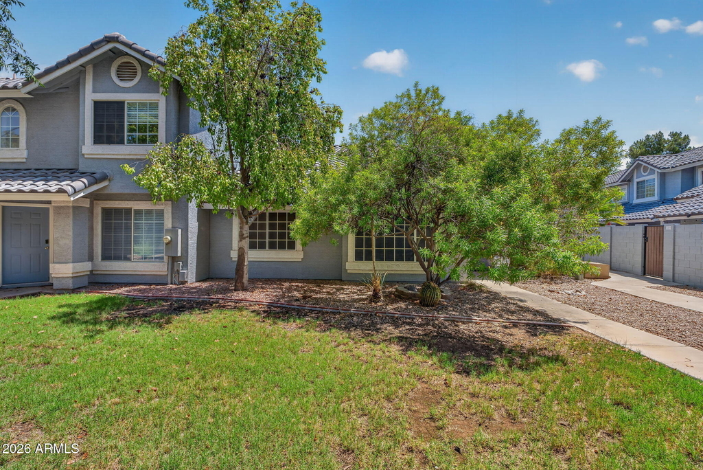 860 N Mcqueen Road - Photo 0