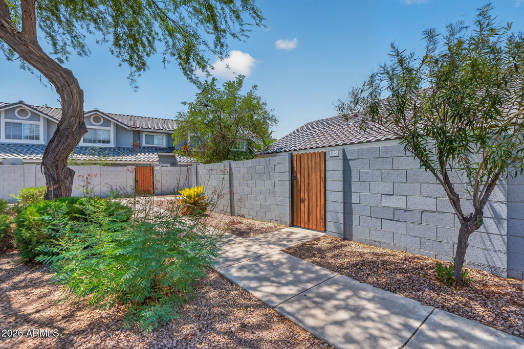 860 N Mcqueen Road - Photo 33