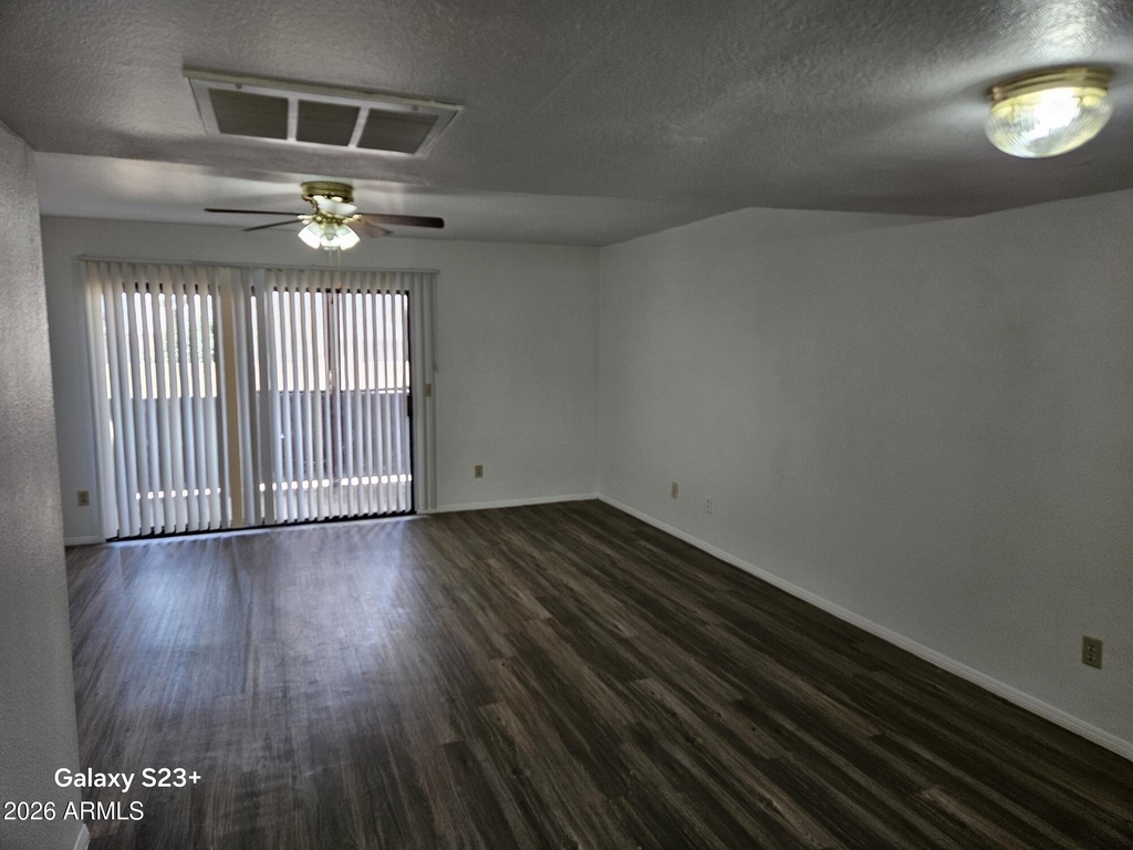 707 W 13th Street - Photo 4