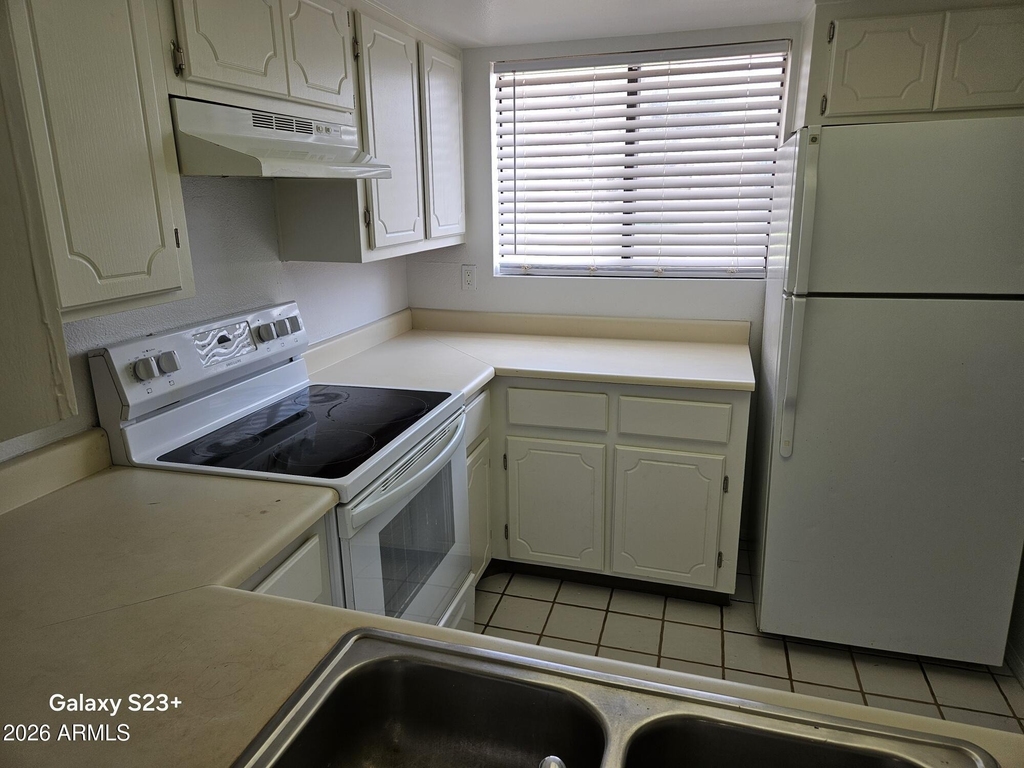 707 W 13th Street - Photo 3