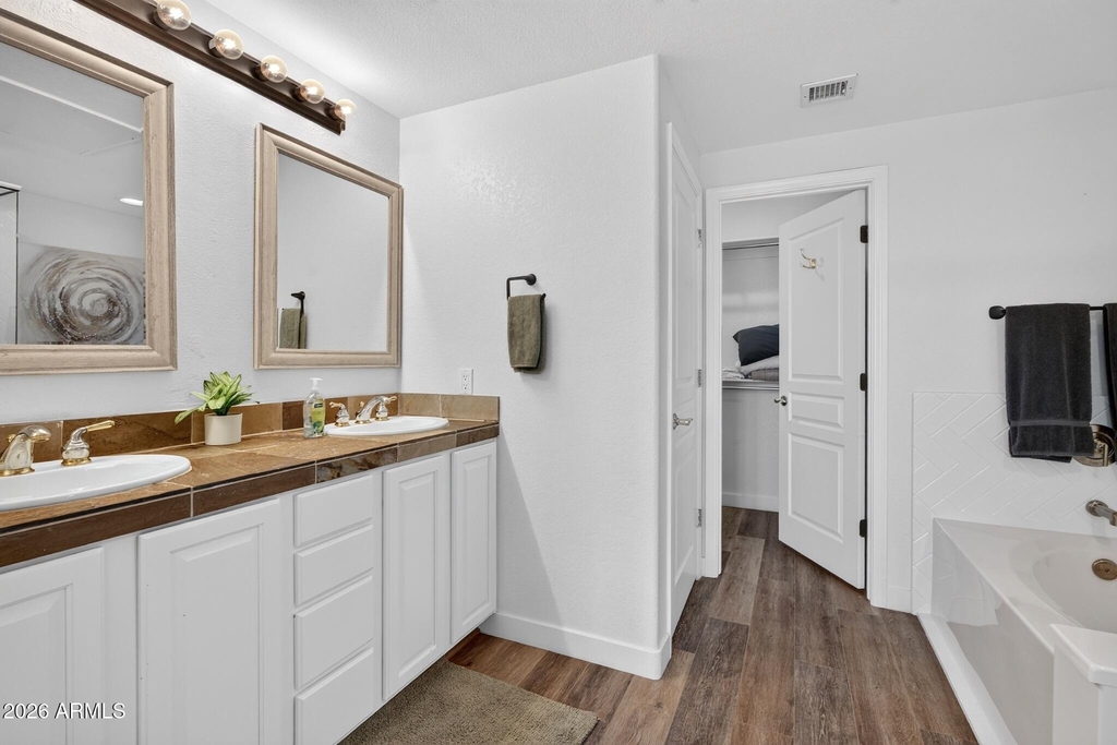 15221 N Clubgate Drive - Photo 13