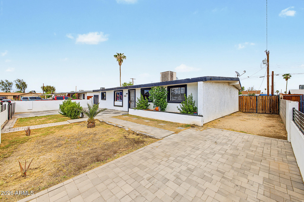 3815 N 50th Drive - Photo 4