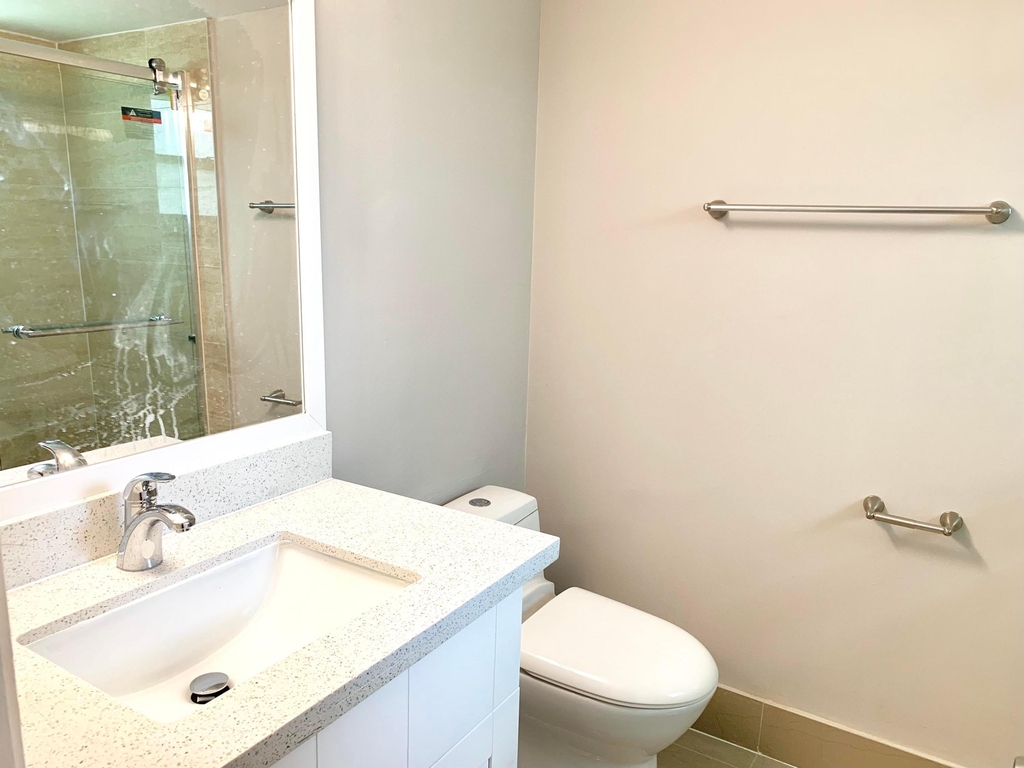 2750 Forest Hills Boulevard - Photo 29