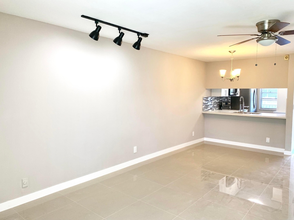 2750 Forest Hills Boulevard - Photo 6