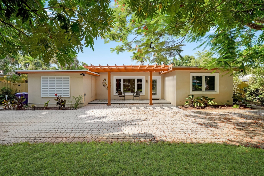 401 Nw 21st Court - Photo 1