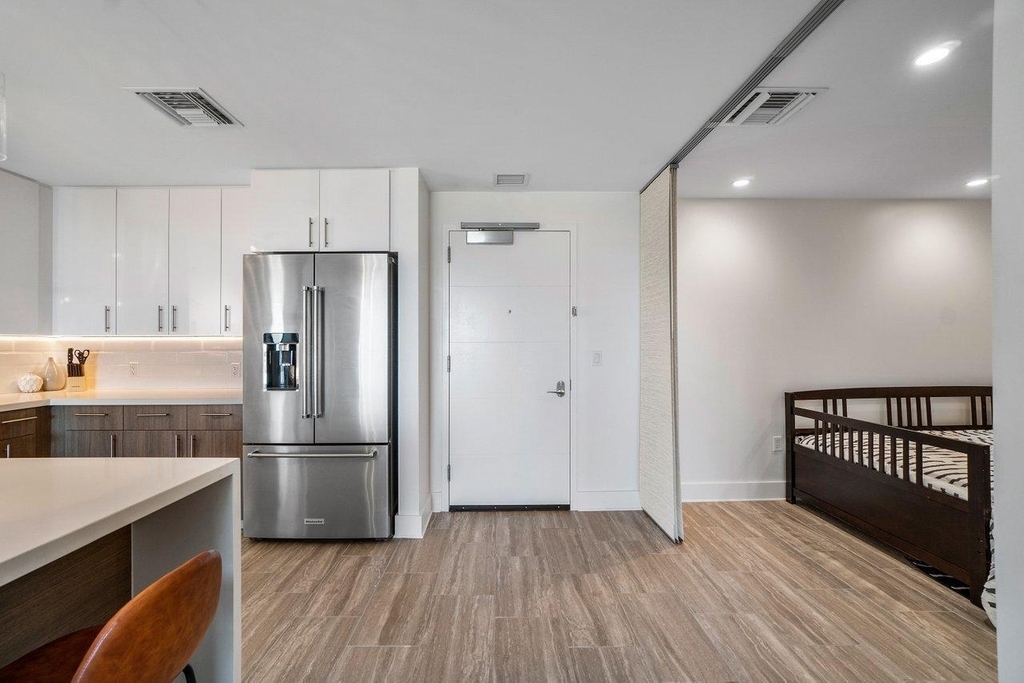 236 Se 5th Avenue - Photo 1