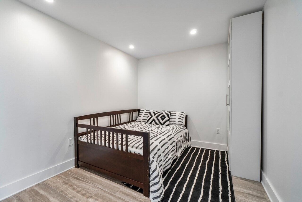 236 Se 5th Avenue - Photo 11