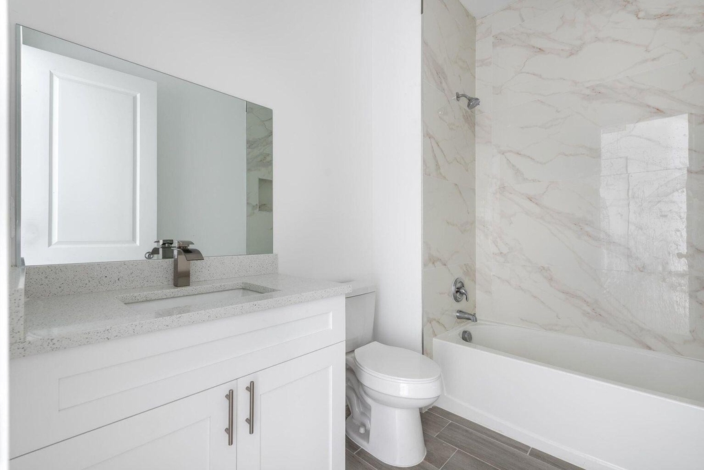248 Rotonda Boulevard N - Photo 8