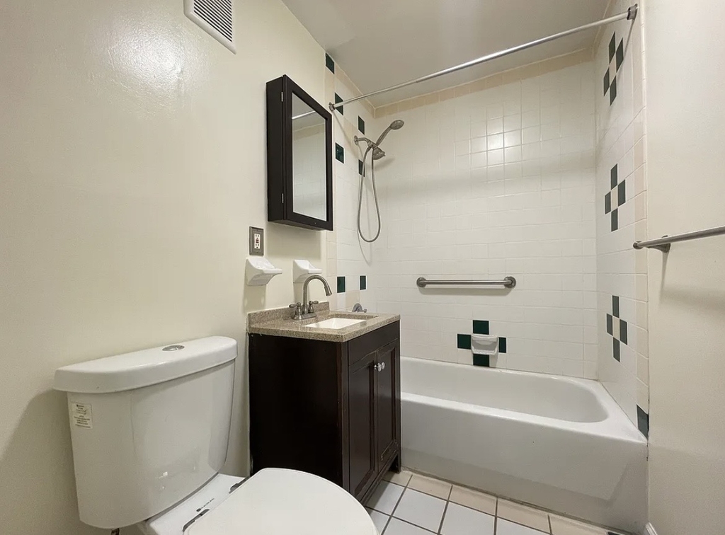 677 Marcy Avenue - Photo 3