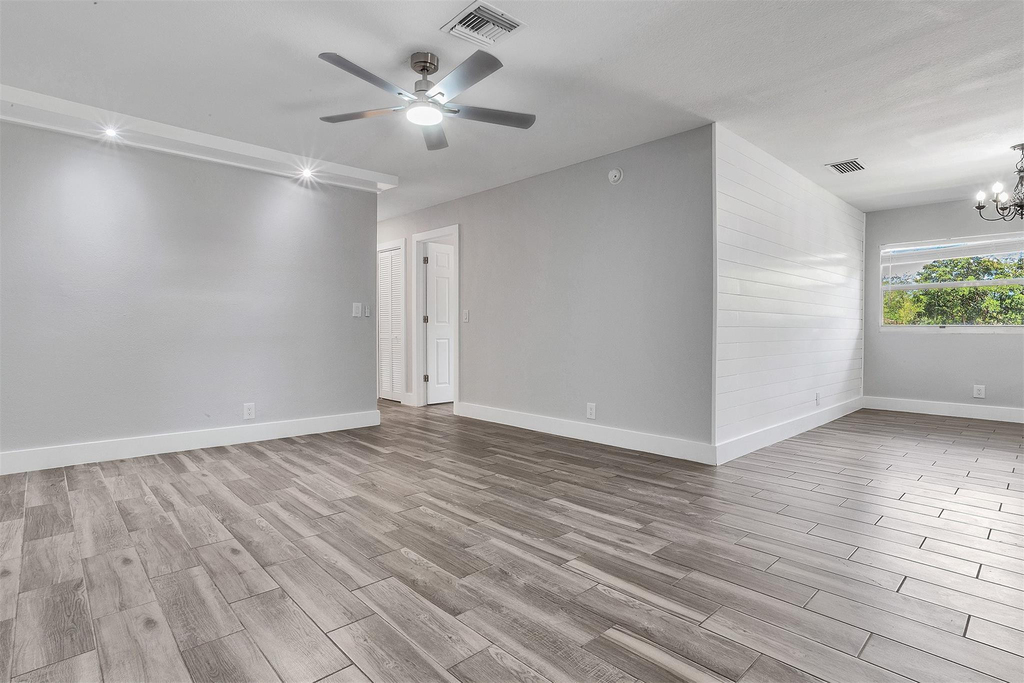10131 Nw 35th Street - Photo 3
