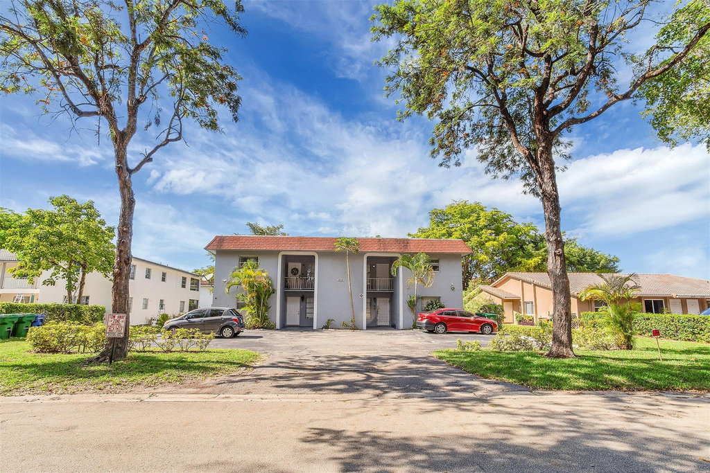 10131 Nw 35th Street - Photo 0