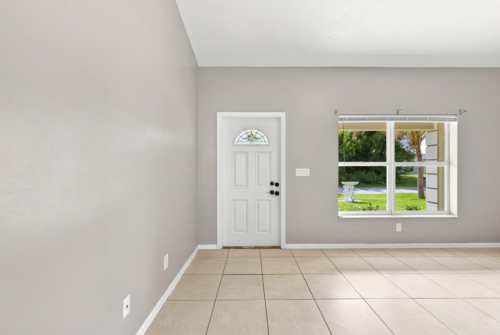 3102 Sw Cathedral Street - Photo 4