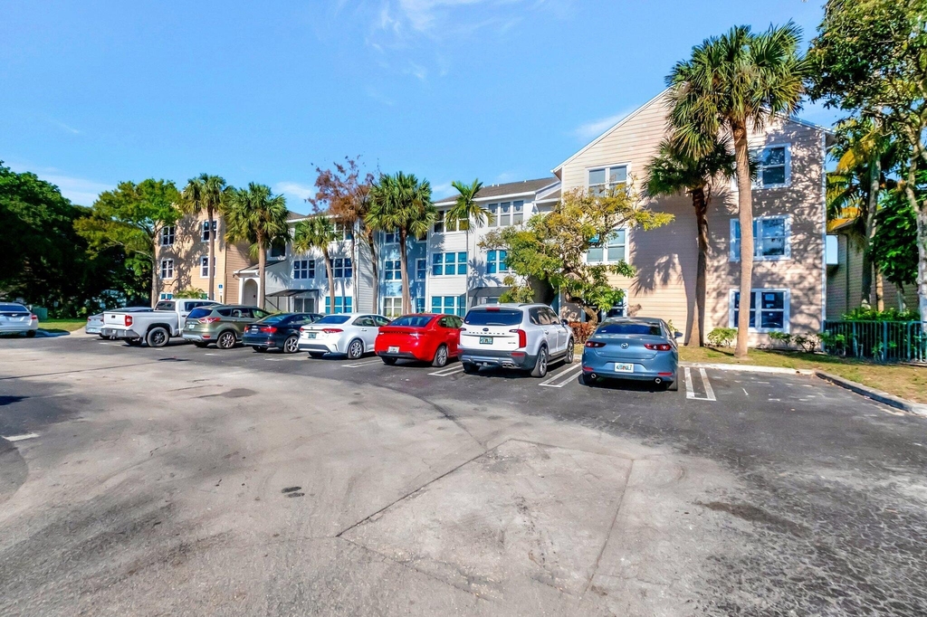 2301 N Congress Avenue - Photo 18