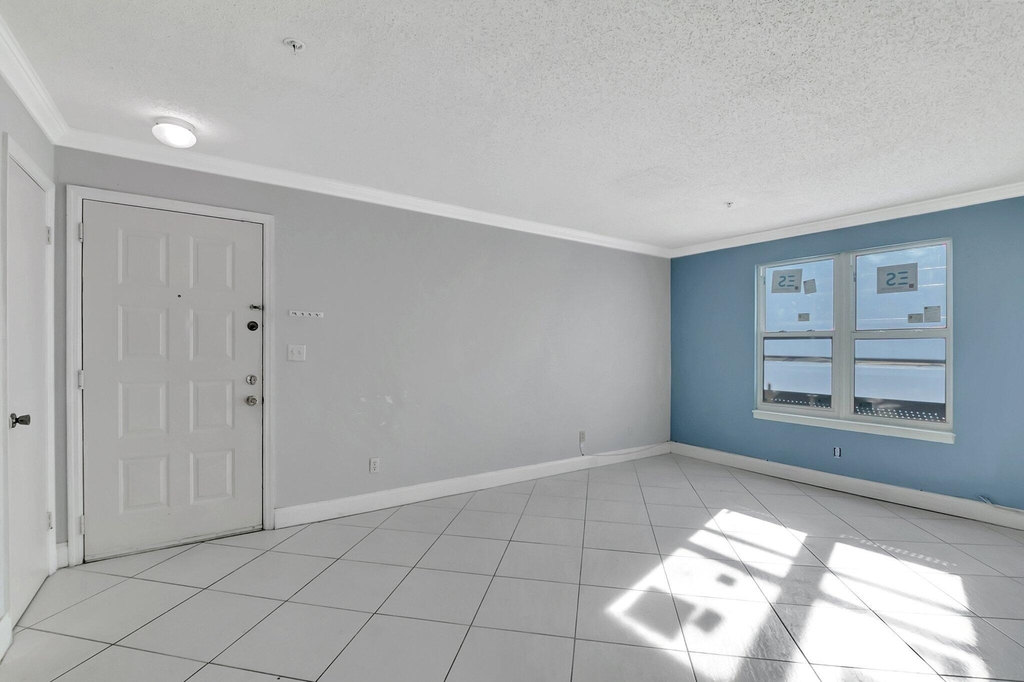2301 N Congress Avenue - Photo 1