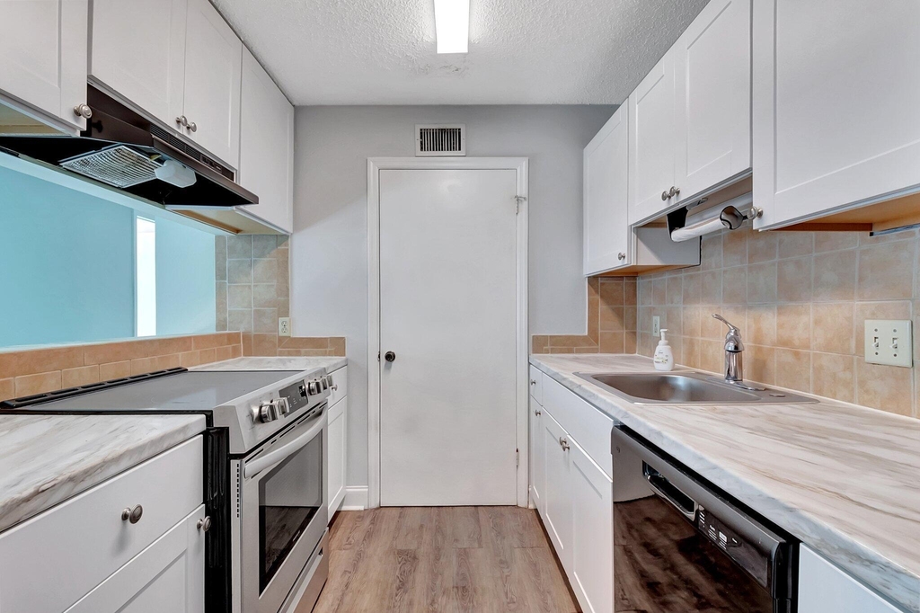 2301 N Congress Avenue - Photo 9