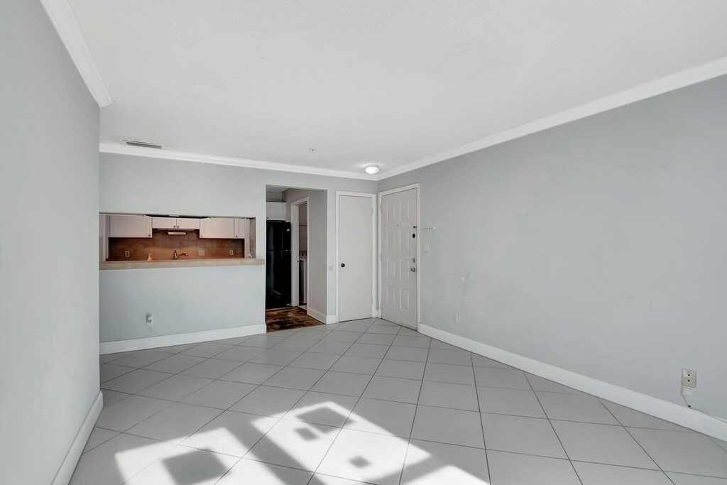 2301 N Congress Avenue - Photo 2